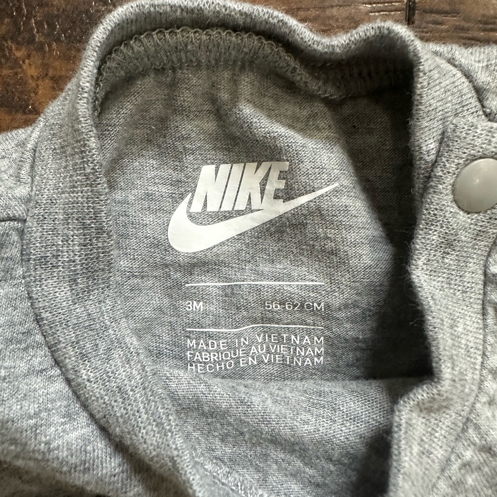 Nike Baby onesies - Picture 4 of 4